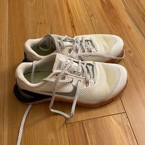 Nike metcon shoes rarely ever worn